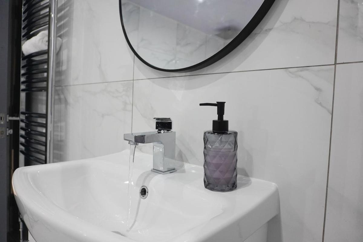 Contractors Dream, 4 Bedroom 2 Bathroom Liverpool Exteriér fotografie